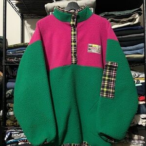 Vintage Unbranded Men’s Two-Tone Crewneck Fleece Sweater in Pink and Green
